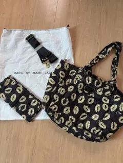 MARC BY MARC JACOBS キルティング トートバッグ リップ柄のサムネイル