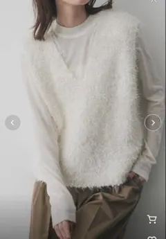 センスオブプレイス　ホワイト Vネック ニットベスト