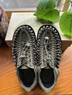 KEEN UNEEK ツー サンダル オリーブ 27cm - メルカリ