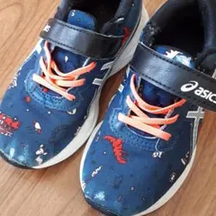 最終値下げ☆難有アシックスキッズ・恐竜車スニーカー(17.5㎝)