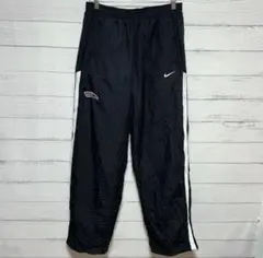 d*e様 NIKE カレッジチームロゴ　ナイロンパンツ 刺繍ロゴ L 黒　裾ジッ
