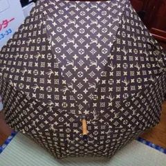 希少 LV ルイヴィトン モノグラム 長傘 アンブレラ 雨具 日傘➕ - メルカリ