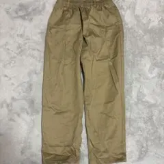 ベージュ チノパン