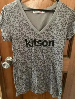 UNIQLO UT kitson レオパード柄 Vネック Tシャツのサムネイル