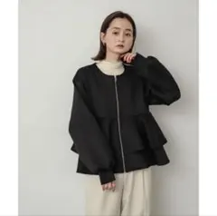 【新品】フリルペプラムジップカーディガン