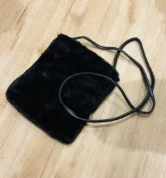 ブラックファーサコッシュバッグ