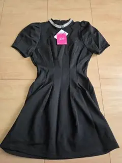 Rady ビジュー付き黒半袖ミニワンピース