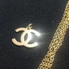 CHANELココマークホリデーチャーム チェーン付き