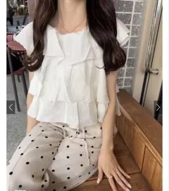 新品タグ付き　ホワイト フリルオフショルダーシャツ