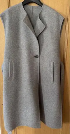 新品未使用　23区オンワード　LIBECOTHICK ロング ジレ　麻　ベージュ 新品未使用 23区オンワード LIBECOTHICK ロング ジレ 麻 ベージュ 新品