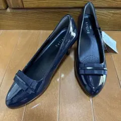 【新品タグ付き】リフレクト　パンプス　23.5 エナメル　紺