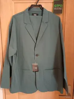 グリーン スーツ