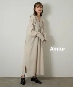 Amiur Vカットギャザーシャツワンピース　 アイボリー　レディースのサムネイル
