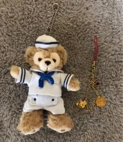 ダッフィー　ぬいぐるみバッジ　10周年ストラップチャームおまけ付き