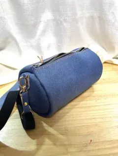 筒形ショルダーバッグ　デニムレザー青
