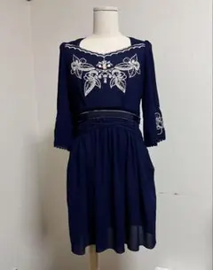 Language 刺繍フレアスリーブネイビーワンピース Mサイズ