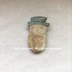 【ハンドメイド】石粉粘土 陶器風 ブローチ 北欧風 帽子をかぶったピーナッツ紳士
