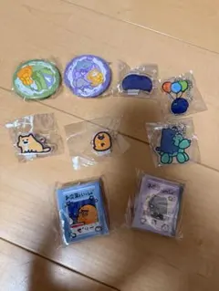 お文具さんグッズ　いろいろ　キーホルダー　缶バッチ　ミニメモ