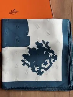 HERMÈS カレ90 宮廷の馬具 ABEILLES TATTOO
