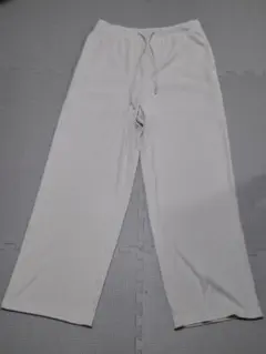 GU　レディース　リブ編みホワイトワイドパンツ