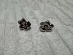 花形シルバーピアス