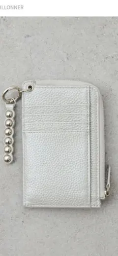 イアパピヨネ　本革スタッズフラグメントケース【インフルエンサーほし企画】