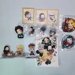 鬼滅の刃 アクスタ・ガチャガチャ・ラバーストラップ・ポストカードセット
