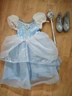 【ディズニーストア】シンデレラ　ドレス　プリンセス　ハロウィン　靴、ステッキ付