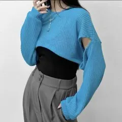 LVEU. ラブユ カットアウトクロップドメッシュニット ブルーのサムネイル