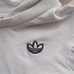 adidas originals ホワイト薄手パーカー XS