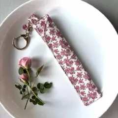 ハンドメイド　1本だけ入るペンケース　スワロフスキービーズを添えて