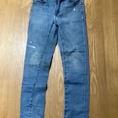 UNIQLOダメージ加工デニム140写真ご覧ください