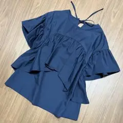 【美品】Verofonnaベロフォンナ ボリュームフリルtops/navy