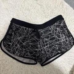 幾何学模様ショートパンツ
