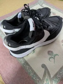 NIKE スニーカー ブラック ホワイトのサムネイル