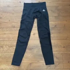 adidas 使いやすいブラックスパッツ！のサムネイル