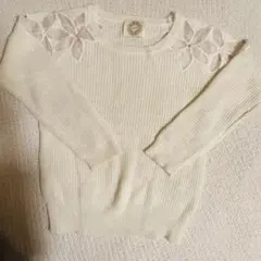 花モチーフ刺繍 ホワイトニットセーター