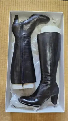 黒いレザーのロングブーツ、　REGAL TAILORED