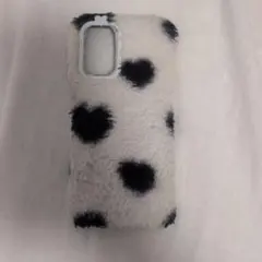 ファー素材のハート模様スマホケース