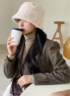 DHOLIC ディーホリック フェイクファーバケットハット 韓国 アイボリー