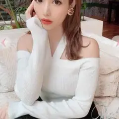 ホルターネックニットトップス