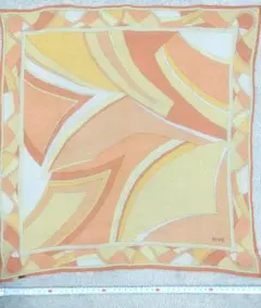 ROPÉ 抽象パターンスカーフ オレンジ系