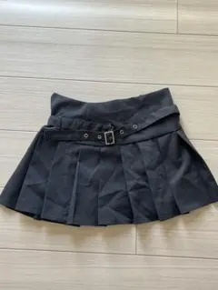 黒のプリーツスカート ベルト付き