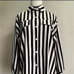 レディース人気ストライプシャツ　新品‼️ストライプ柄長袖シャツ　ボーダー　白黒