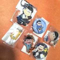 おそ松さんグッズセット　缶バッジ　ラバーストラップ　アクリルキーホルダー