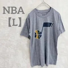 匿名配送✨NBA 【L】ユタジャズ ロゴ Tシャツ バスケ グレー