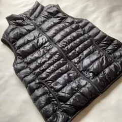 ユニクロ　UNIQLO ブラック キルティング ダウンベスト