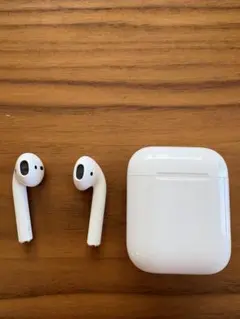 【ジャンク品】Apple AirPods 本体 充電ケース付き 箱ありのサムネイル