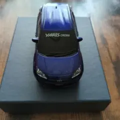 Yaris Cross ミニカー 1/43 青
