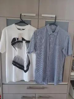 (ユニクロ)新品グラフィックTシャツとストライプ半袖シャツセット